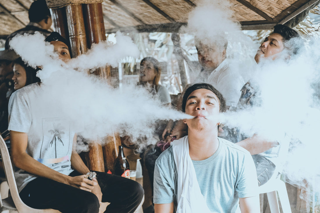 Dampfen in der Öffentlichkeit – Wo ist es erlaubt und worauf solltest du achten? - Smokkie | eine Marke der Smoke Smart GmbH